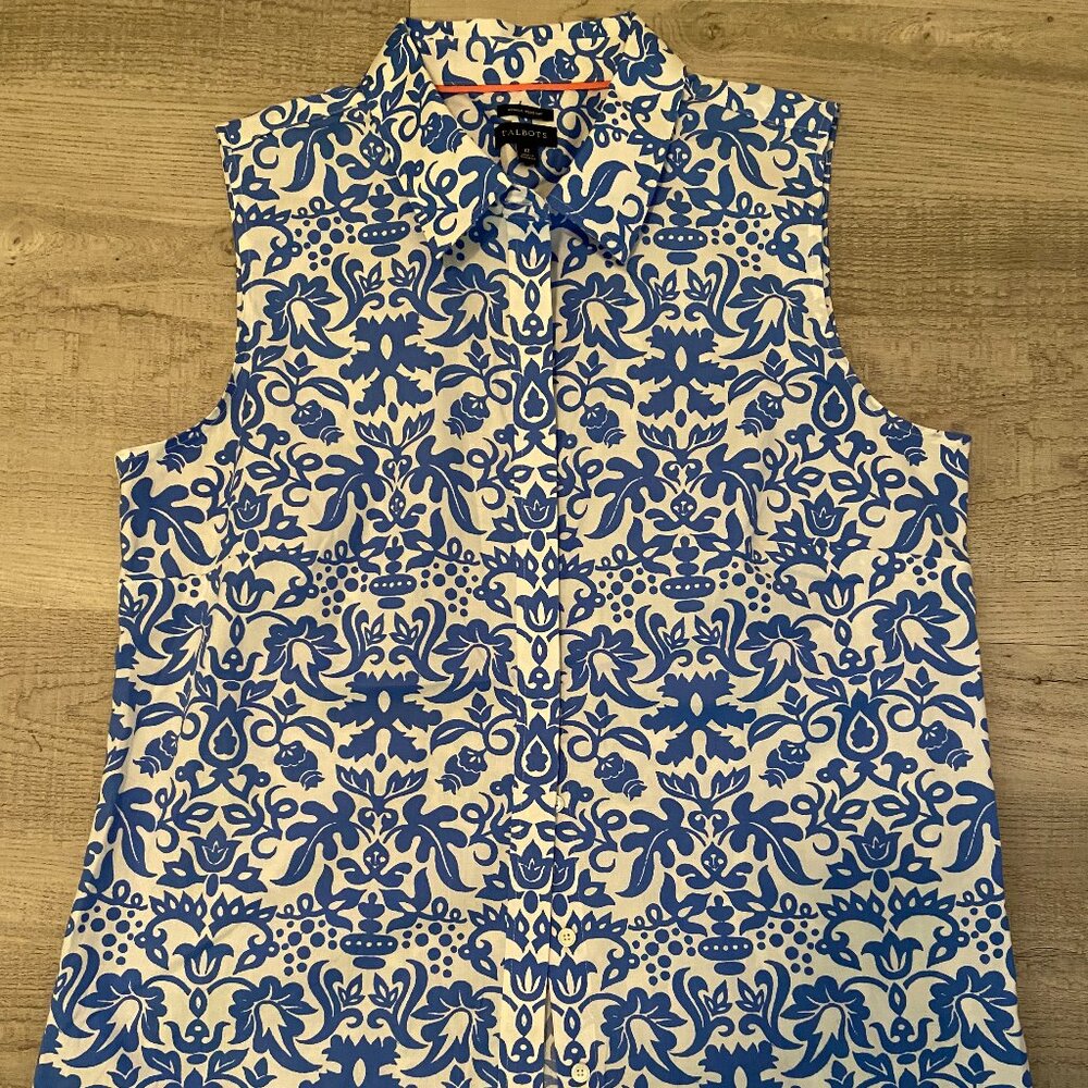 Classic Talbot’s Blue-White Floral Sleeveless Women's Shirt Wrinkle Resistant 12